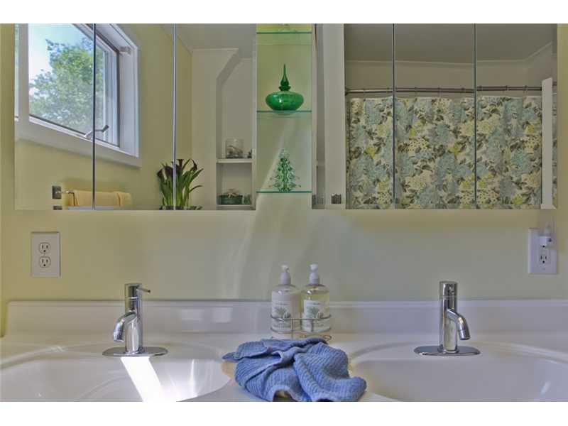 40 Romano Road South Portland, ME 04106 - Photo 29 of 35 Bathroom.