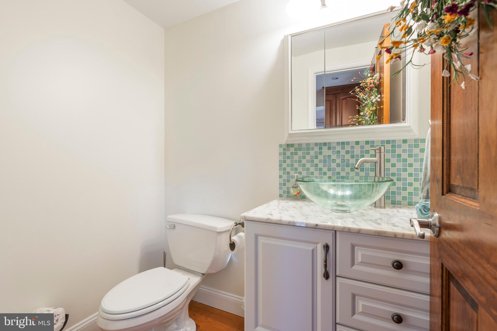 4 Rittenhouse Road Broomall, PA 19008 - Photo 23 of 50 Powder room