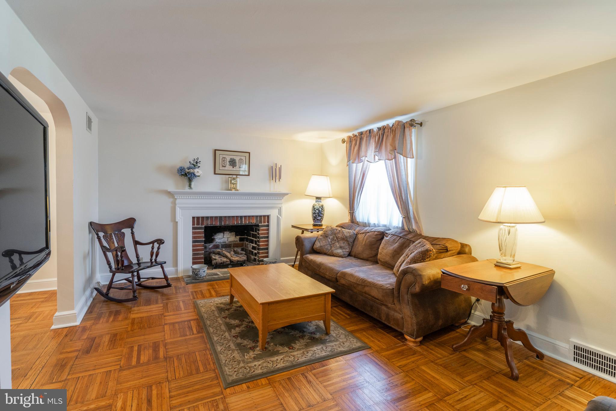 4 Rittenhouse Road Broomall, PA 19008 - Photo 4 of 50 Living room 3