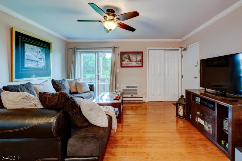 314 Federal Hill Road Pompton Lakes, NJ 07442 - Photo 8 of 29