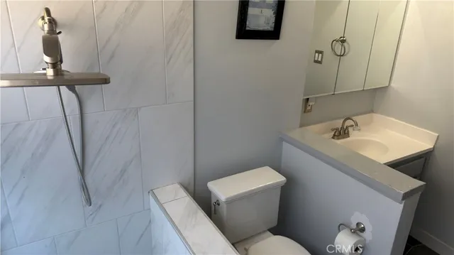 $645,000 | 5118 Lakeview Avenue, Unit 4, Yorba Linda, CA 92886