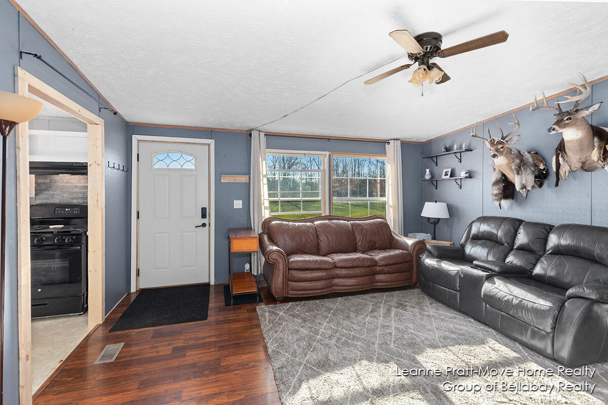 8558 Gurd Road Dowling, MI 49050 - Photo 4 of 29 IMG_1004