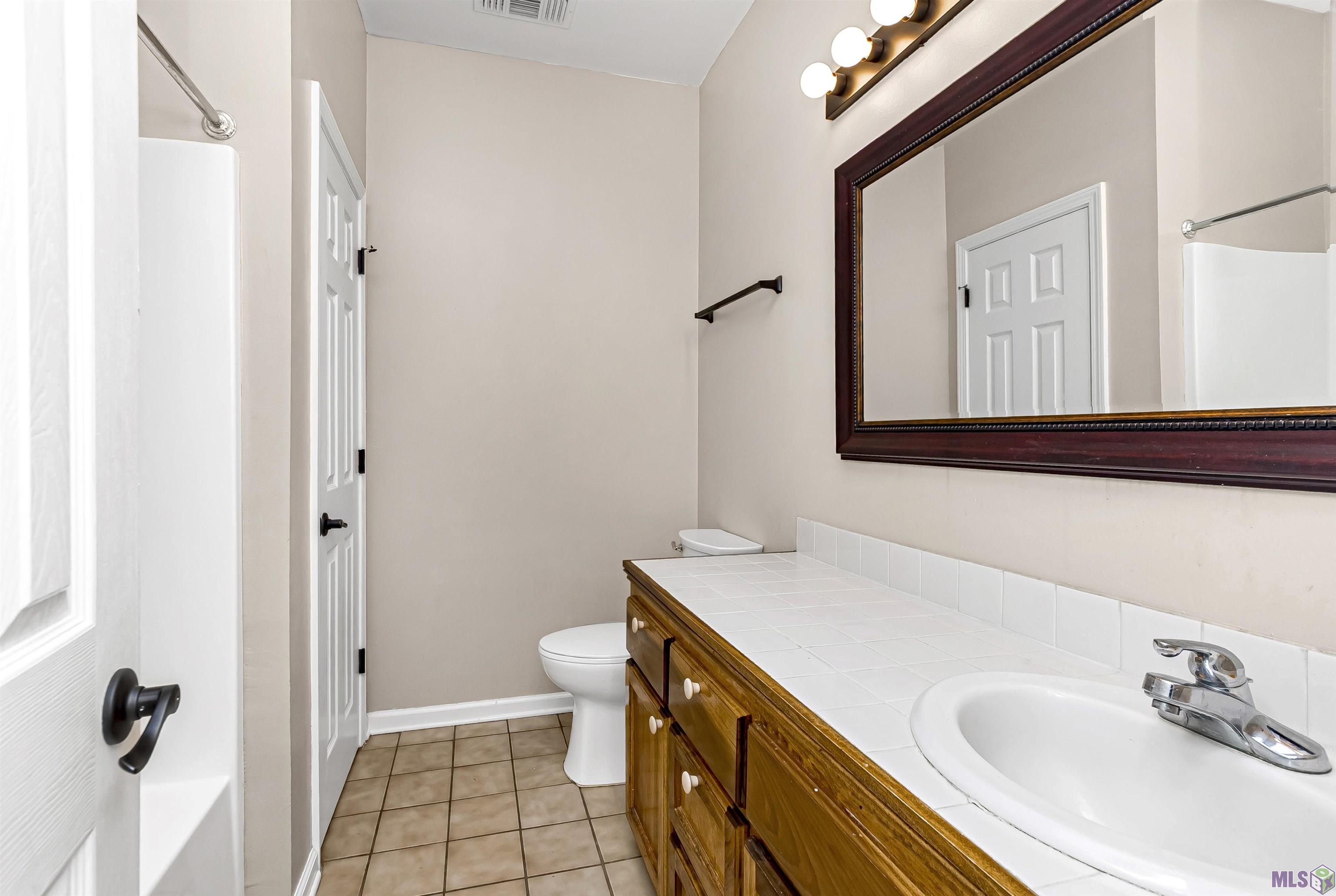 15322 Wentworth Court Baton Rouge, LA 70816 - Photo 8 of 12