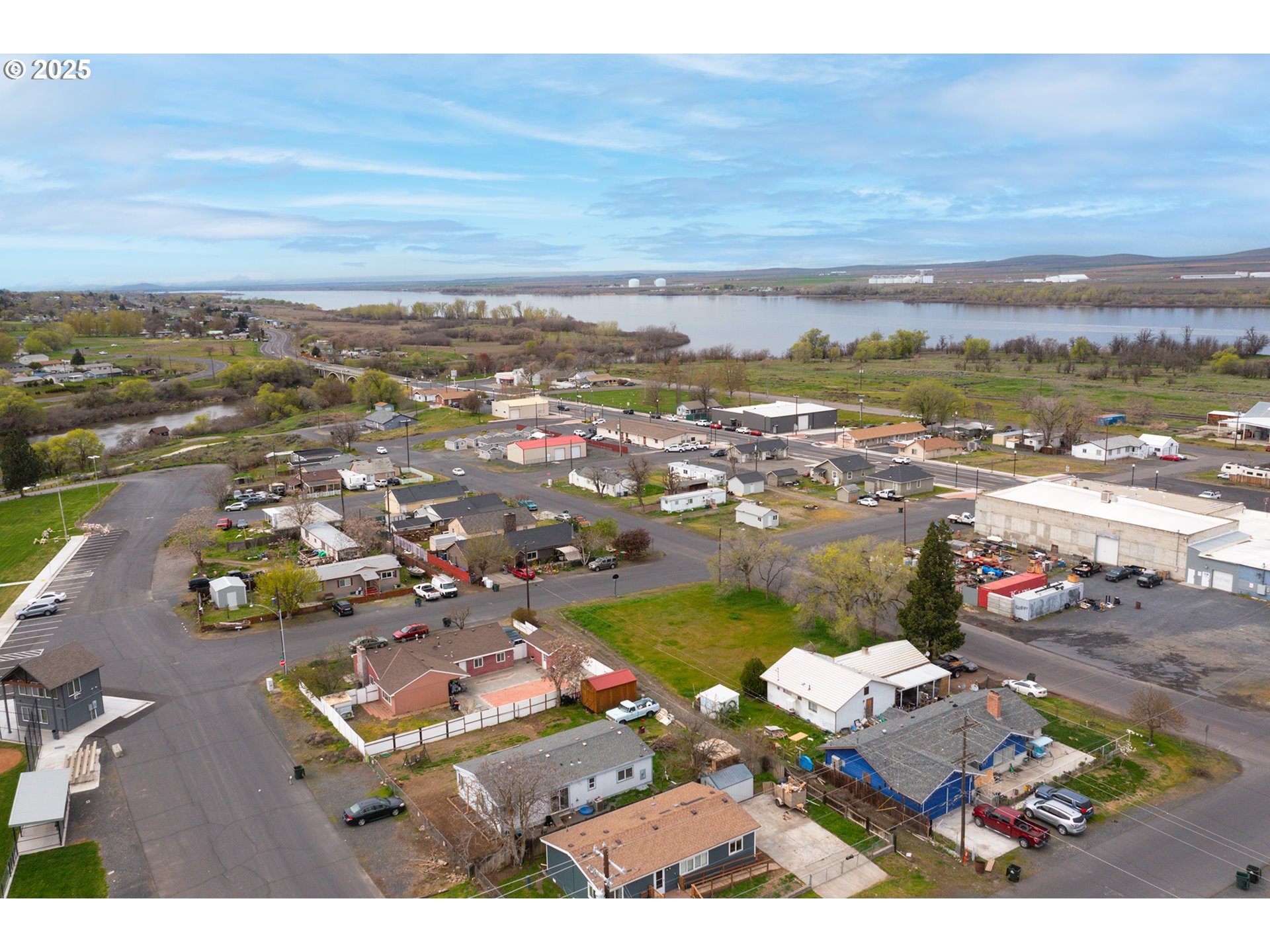 7th Umatilla, OR 97882 - Photo 6 of 12 a view of a city with ocean view