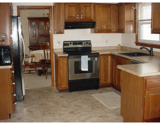 35 Janock Road Milford, MA 01757 - Photo 4 of 16 Gallery Image 4