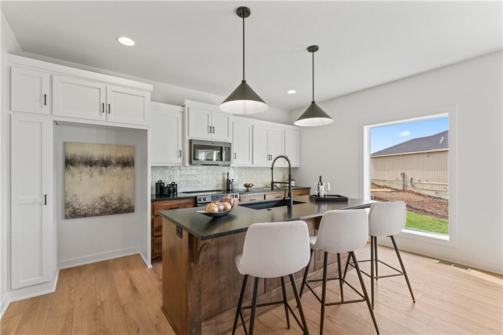 2004 Southeast Oak Ridge Drive Oak Grove, MO 64075 - Photo 11 of 43