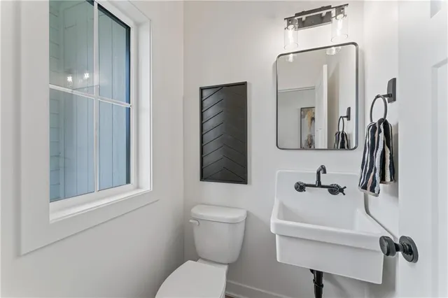 $404,500 | 2004 Southeast Oak Ridge Drive, Oak Grove, MO 64075