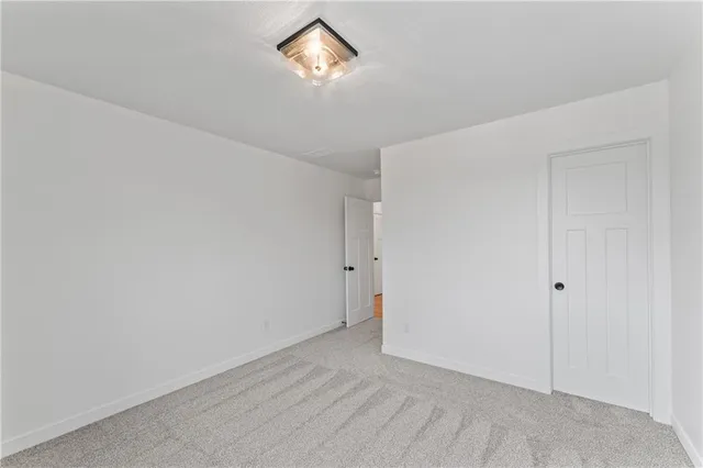 $404,500 | 2004 Southeast Oak Ridge Drive, Oak Grove, MO 64075