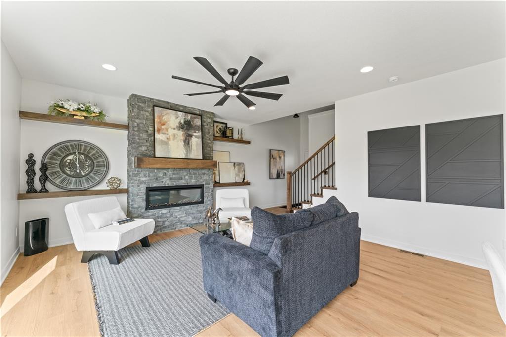 2004 Southeast Oak Ridge Drive Oak Grove, MO 64075 - Photo 8 of 43