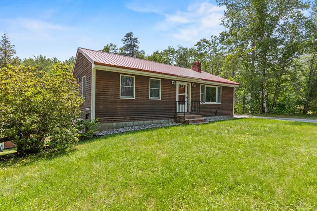 $425,000 | 23 East Eleanor Avenue, Standish, ME 04084