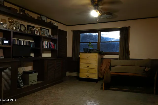 $275,000 | 106 Country Ridge Court, Amsterdam, NY 12010