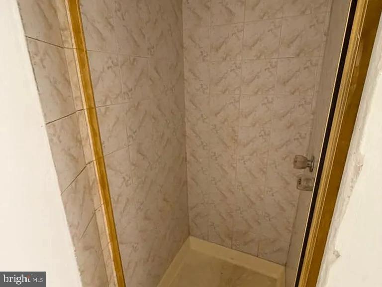 86 Spring Street Trenton, NJ 08618 - Photo 3 of 29