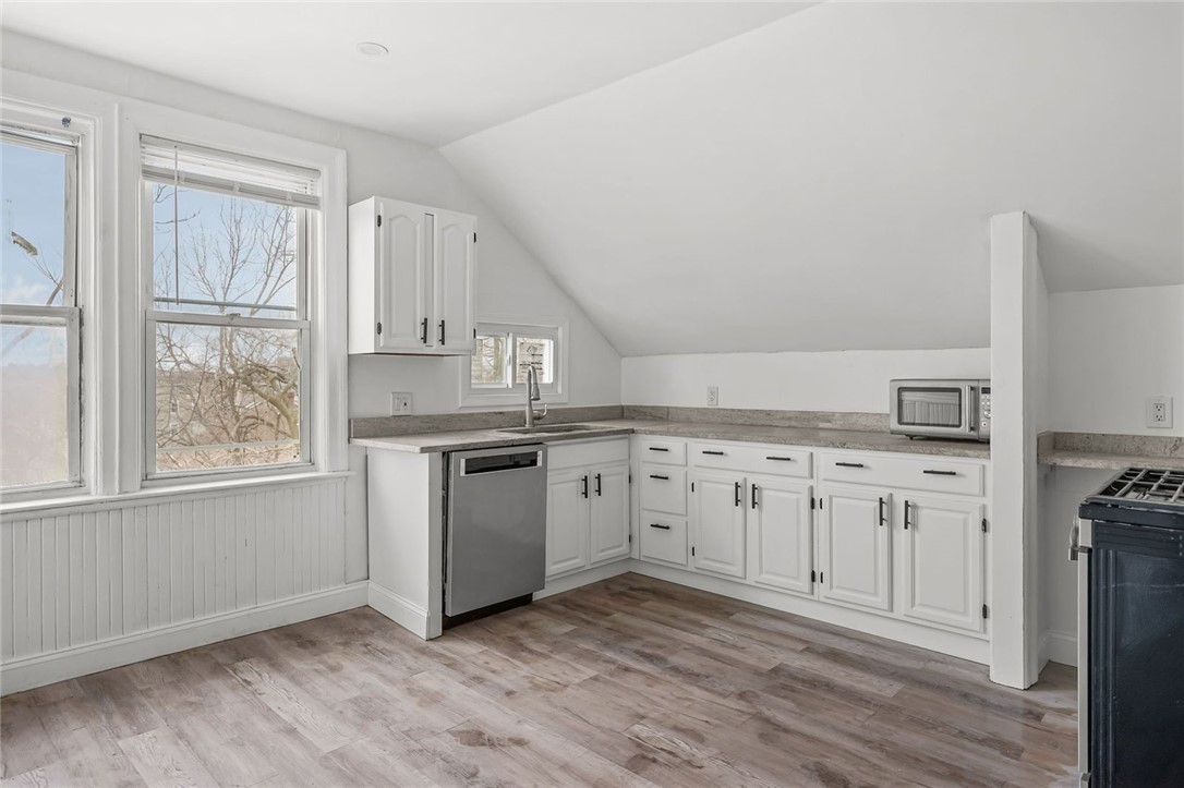 123 Radcliffe Avenue, Unit 3 Providence, RI 02908 - Photo 2 of 27
