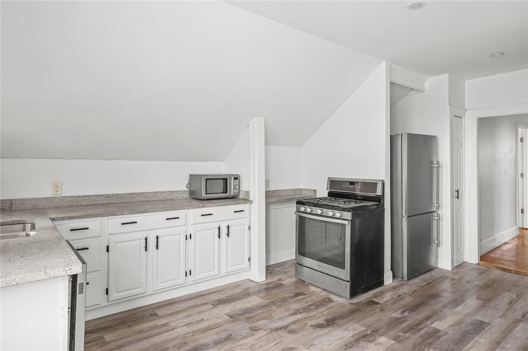 123 Radcliffe Avenue, Unit 3 Providence, RI 02908 - Photo 3 of 27