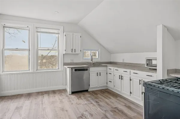 $1,950 | 123 Radcliffe Avenue, Unit 3, Providence, RI 02908