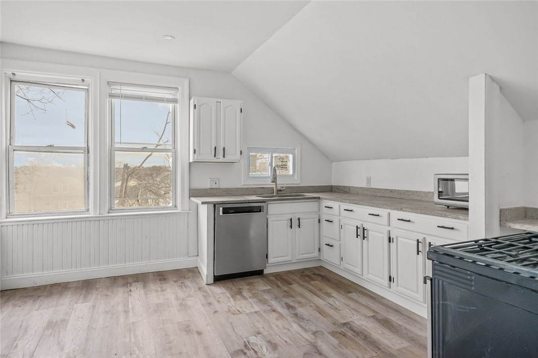 123 Radcliffe Avenue, Unit 3 Providence, RI 02908 - Photo 4 of 27