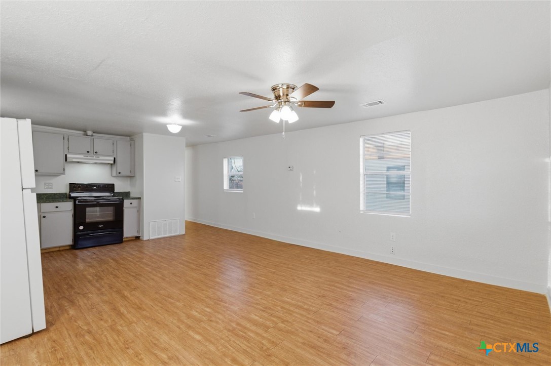 212 Salinas Road San Marcos, TX 78666 - Photo 4 of 12