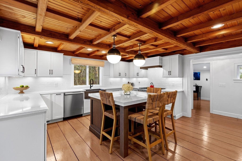 153 Wapping Road Kingston, MA 02364 - Photo 4 of 42 Gallery Image 4