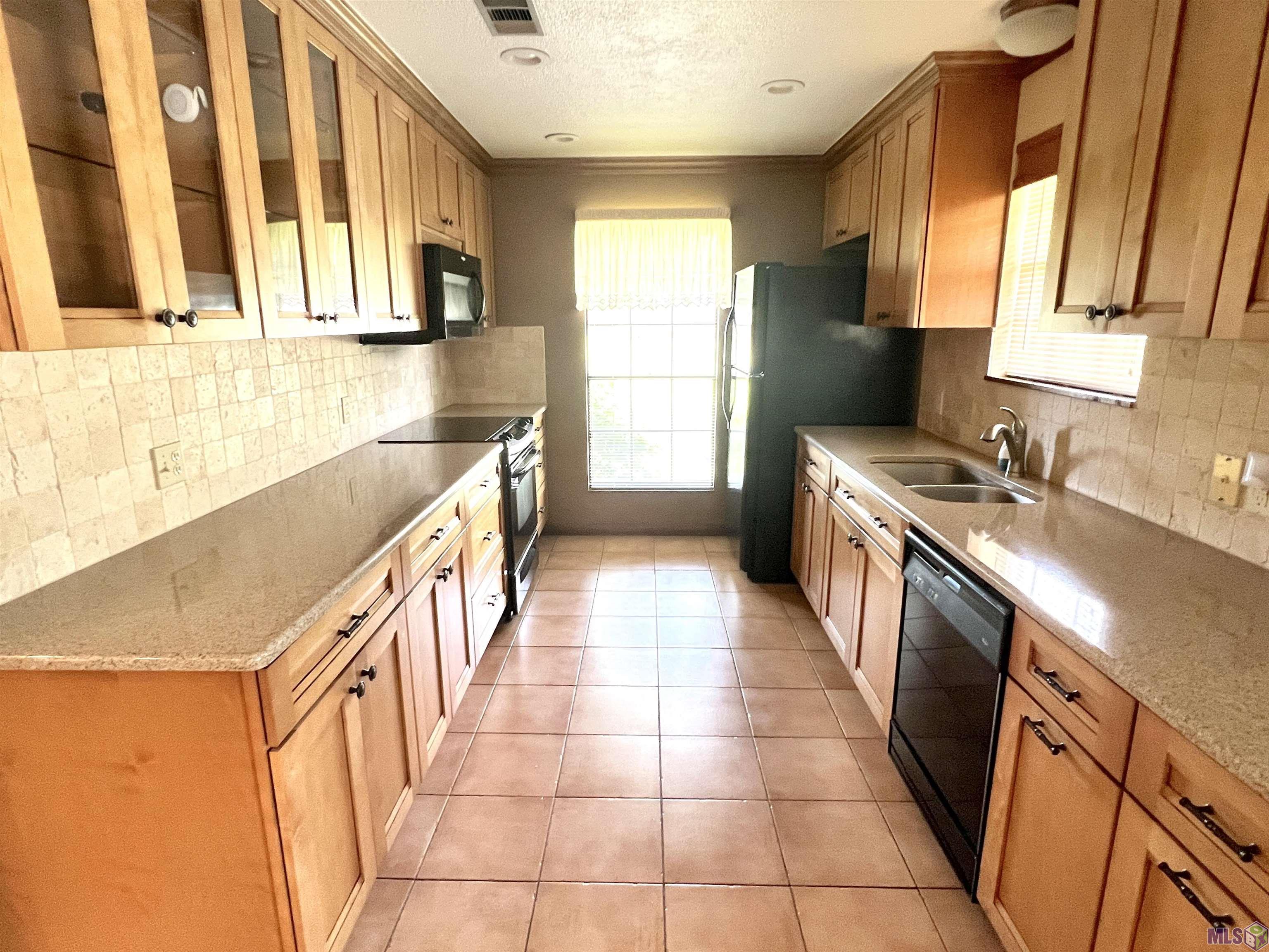 40112 Ronda Avenue Prairieville, LA 70769 - Photo 8 of 44 Gallery Image 8