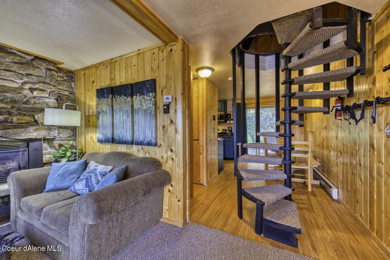 384 Parallel Run Sandpoint, ID 83864 - Photo 12 of 21 Stairs to second floor