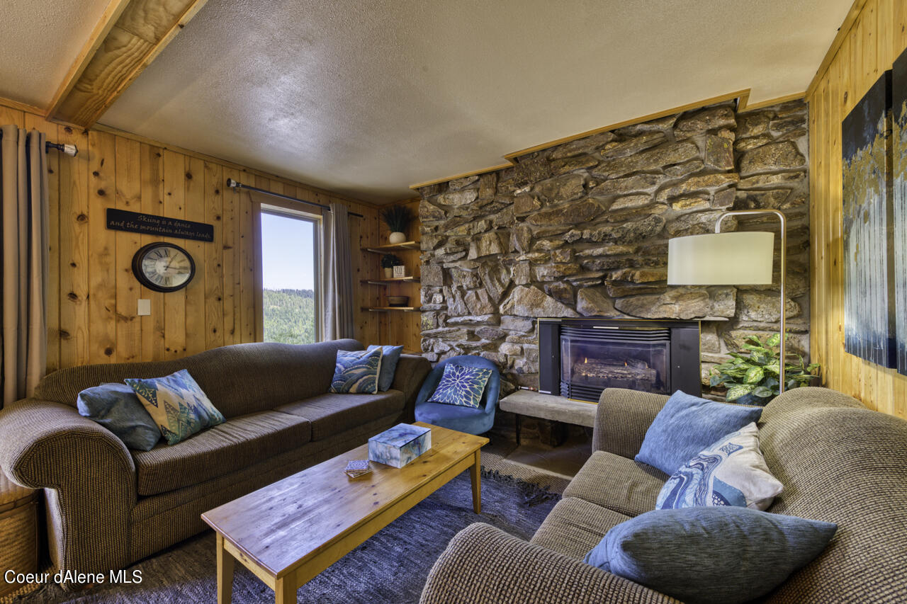 384 Parallel Run Sandpoint, ID 83864 - Photo 6 of 21 Living room with robust fireplace