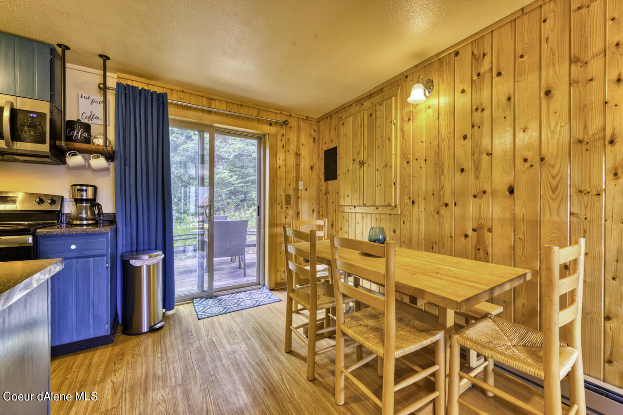 384 Parallel Run Sandpoint, ID 83864 - Photo 10 of 21 Seats up to 8