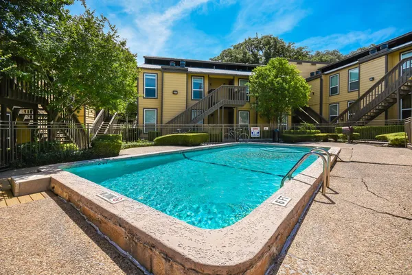 $1,000 | 1000 West 26th Street, Unit 114, Austin, TX 78705