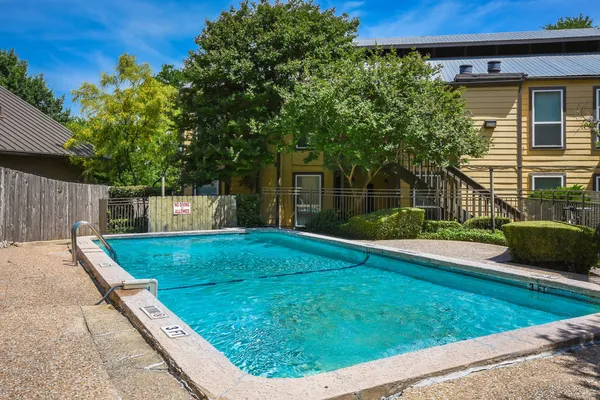 $1,000 | 1000 West 26th Street, Unit 114, Austin, TX 78705