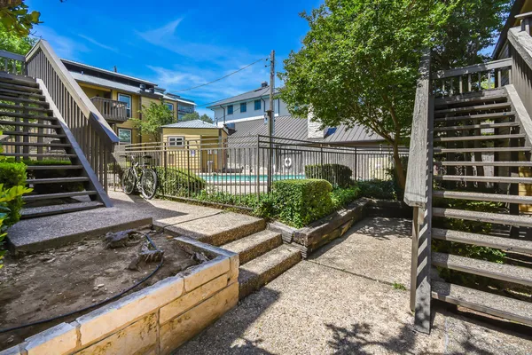 $1,000 | 1000 West 26th Street, Unit 114, Austin, TX 78705