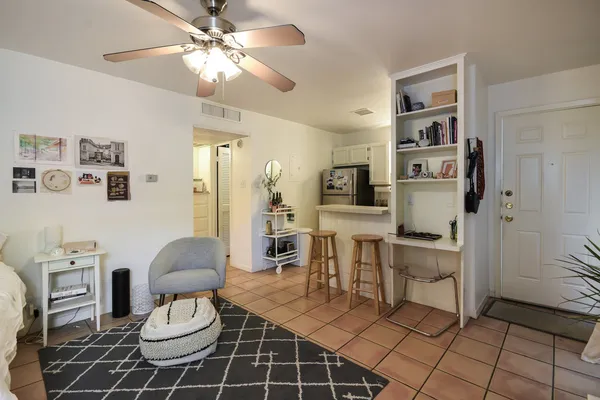 $1,000 | 1000 West 26th Street, Unit 114, Austin, TX 78705