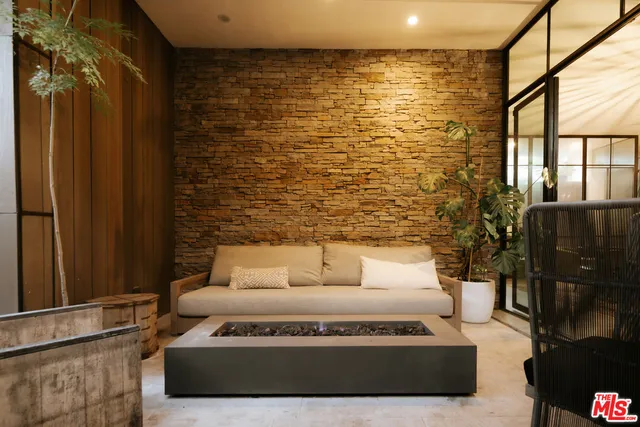 $7,950,000 | 657 Milwood Avenue, Venice, CA 90291