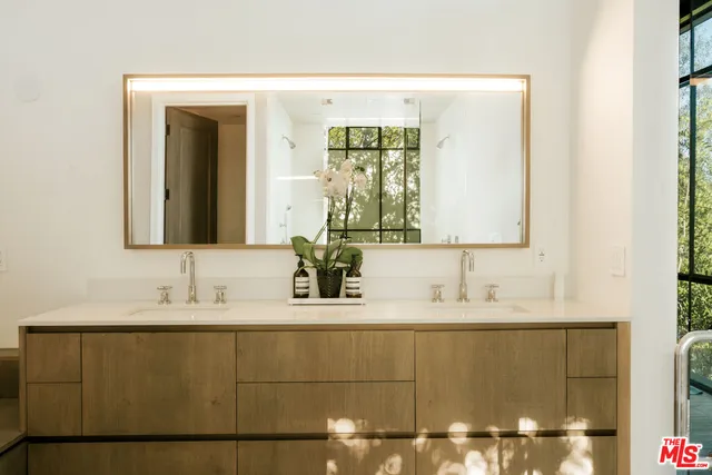 $7,950,000 | 657 Milwood Avenue, Venice, CA 90291