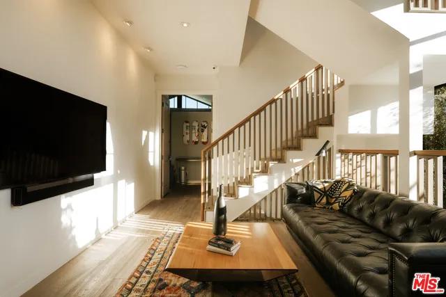 $7,950,000 | 657 Milwood Avenue, Venice, CA 90291