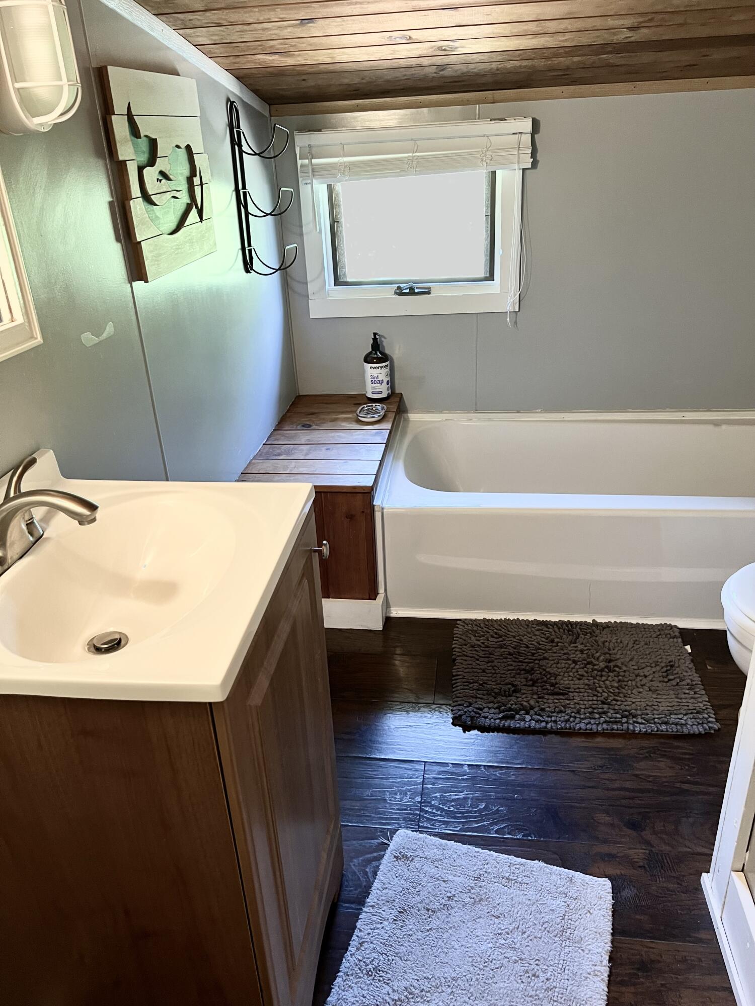 14 Seal Cove Road Southwest Harbor, ME 04679 - Photo 36 of 57 Second floor bath