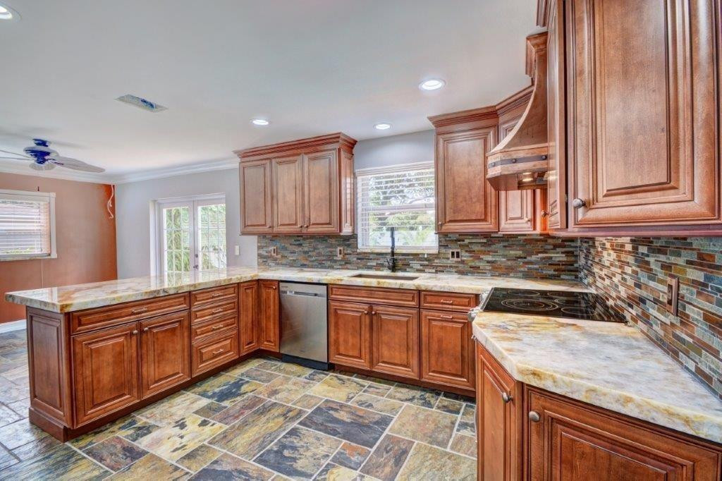 10700 Emperor Street Boca Raton, FL 33428 - Photo 3 of 32 Photo 3