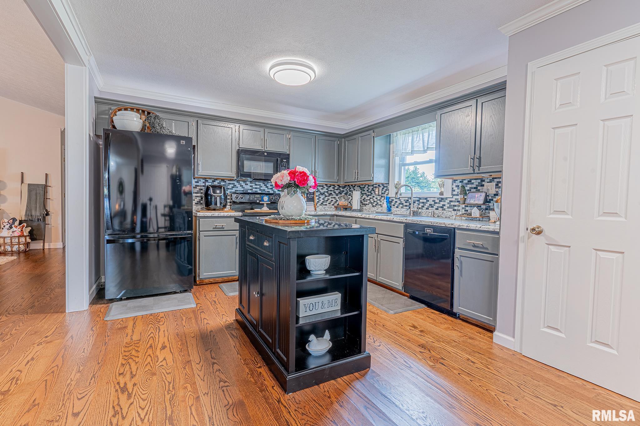 2226 Mills Cart Road Salem, IL 62881 - Photo 15 of 37