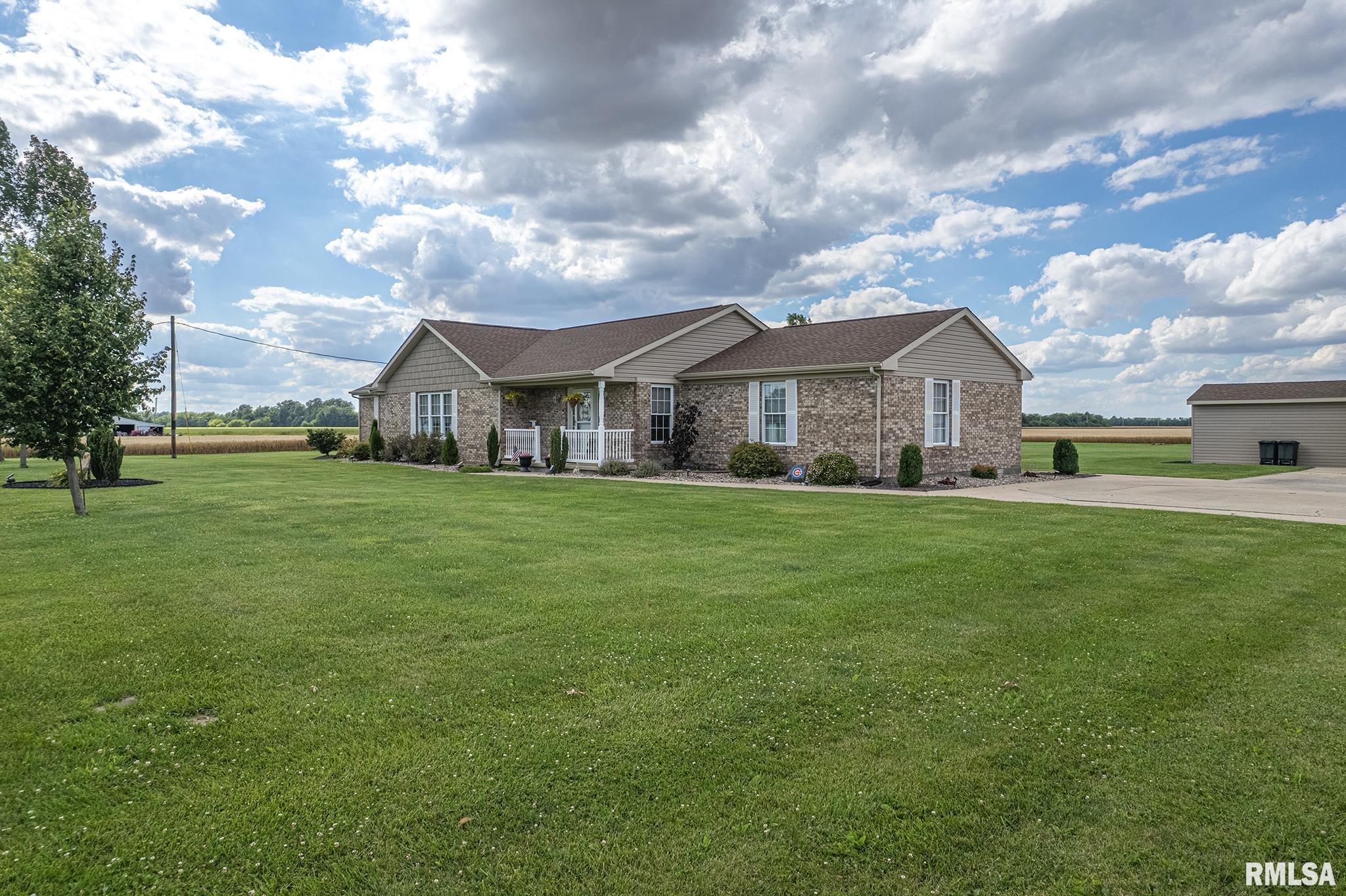 2226 Mills Cart Road Salem, IL 62881 - Photo 6 of 37