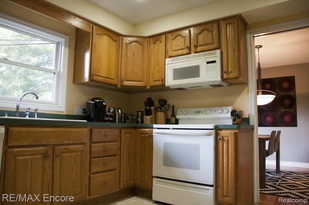 2810 Hillendale Drive Rochester Hills, MI 48309 - Photo 19 of 38
