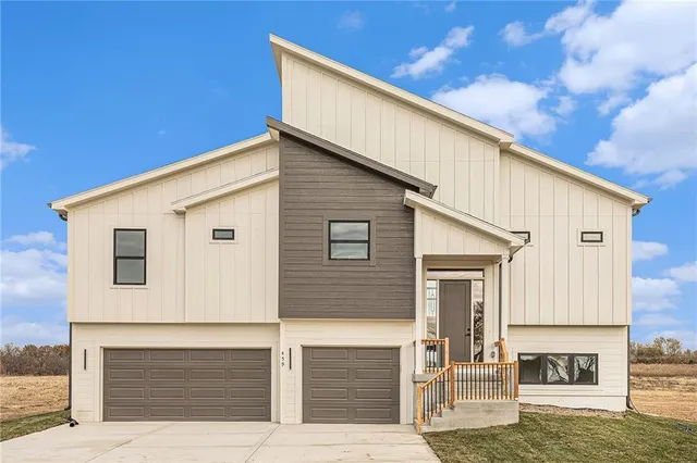 $439,900 | 459 Green Drive, Lawson, MO 64062