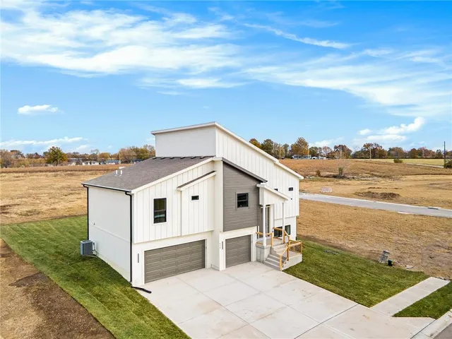 $439,900 | 459 Green Drive, Lawson, MO 64062