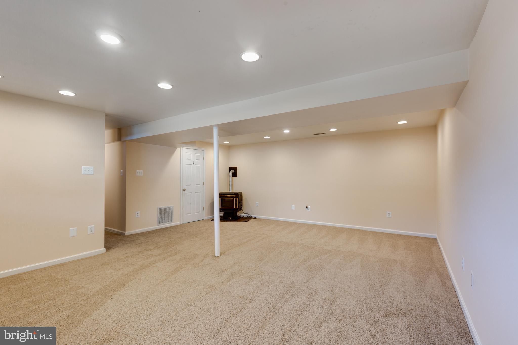 213 Roth Avenue Taneytown, MD 21787 - Photo 31 of 45