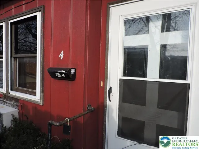 $1,400 | 866 North Van Buren Street, Allentown, PA 18109