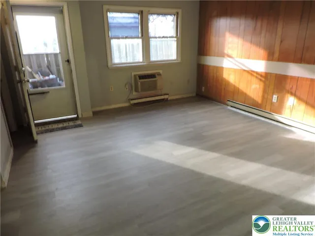 $1,400 | 866 North Van Buren Street, Allentown, PA 18109