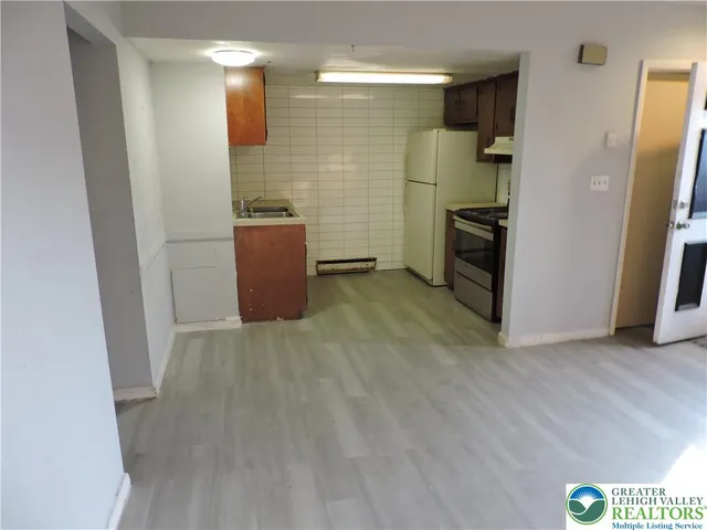 $1,400 | 866 North Van Buren Street, Allentown, PA 18109