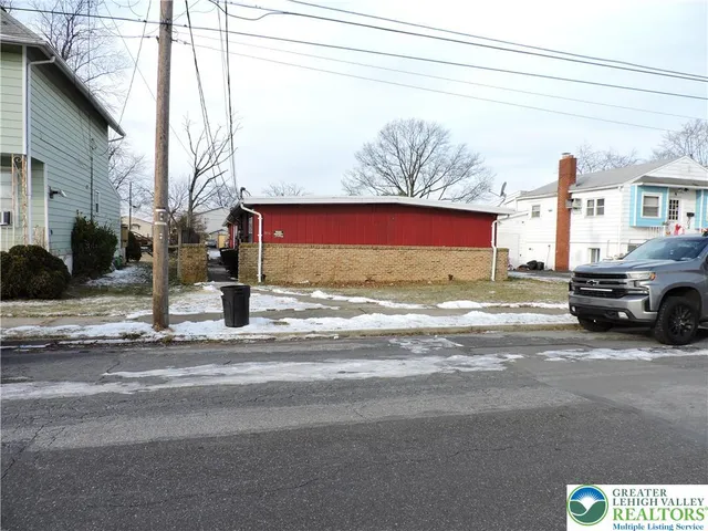 $1,400 | 866 North Van Buren Street, Allentown, PA 18109