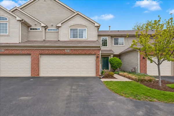 $284,999 | 3315 Blue Ridge Drive, Carpentersville, IL 60110