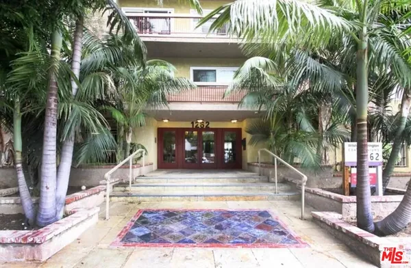 $3,450 | 1262 South Barrington Avenue, Unit 203, Los Angeles, CA 90025