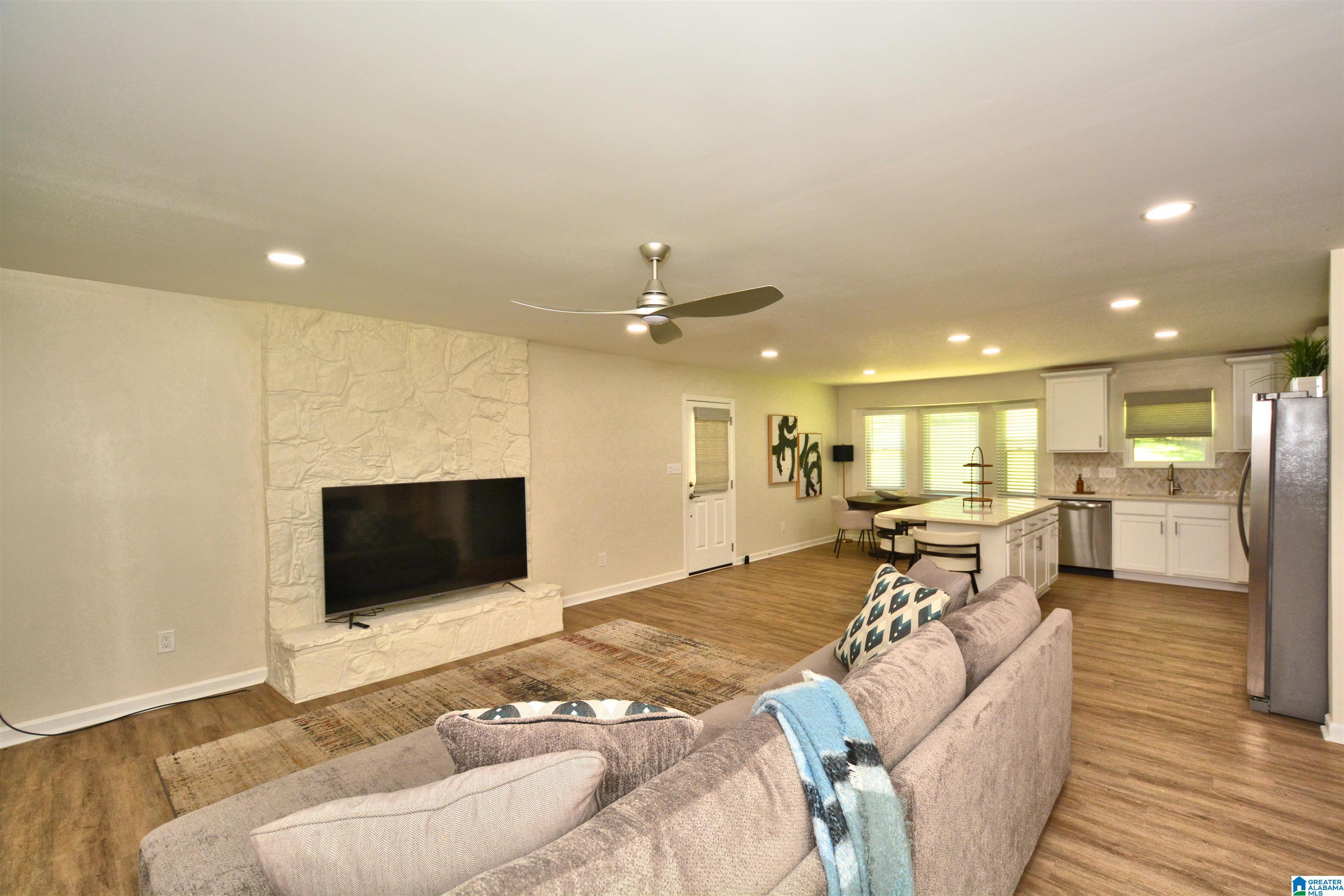 3256 Karl Daly Road Birmingham, AL 35210 - Photo 5 of 36
