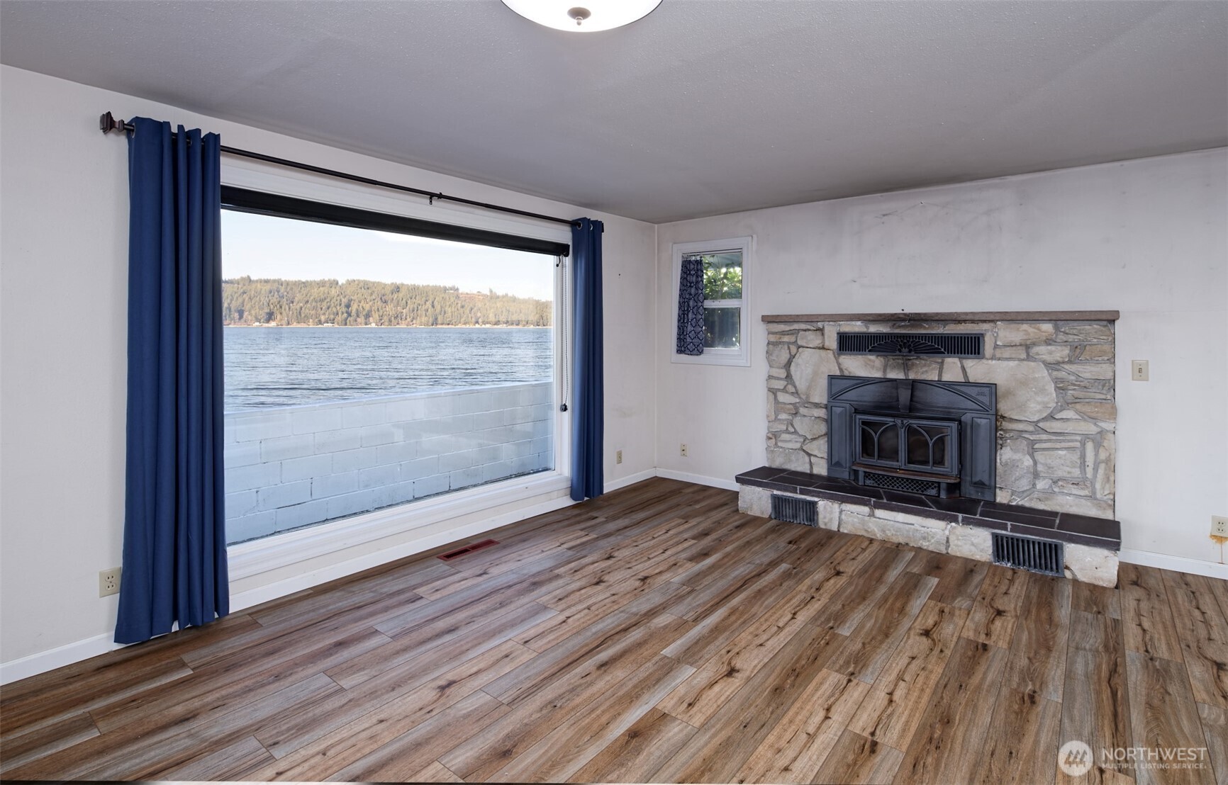 11181 Highway 106 Belfair, WA 98528 - Photo 15 of 39