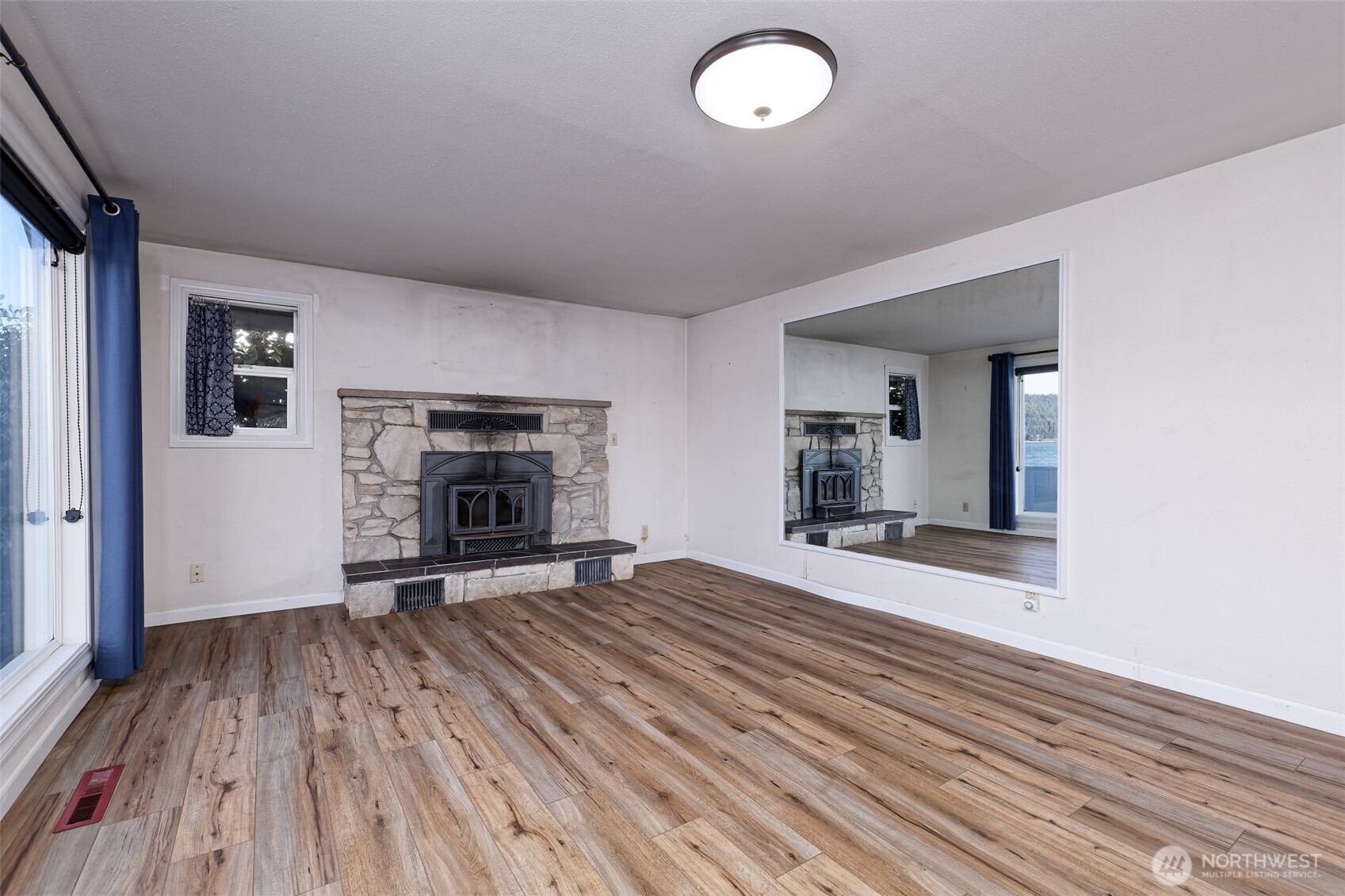 11181 Highway 106 Belfair, WA 98528 - Photo 16 of 39